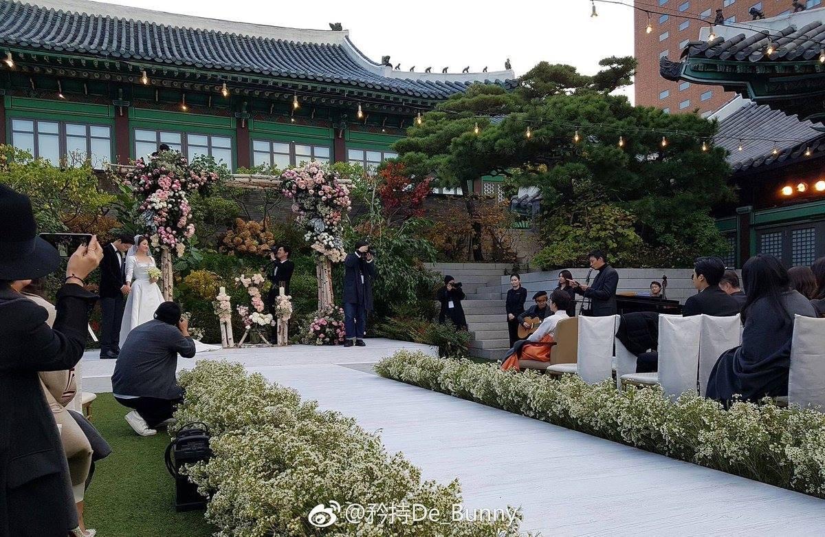 Tâm thư xúc động Yoo Ah In nhắn gửi Song - Song trong hôn lễ: Cứ yêu thôi và phớt lờ cả thế giới-1