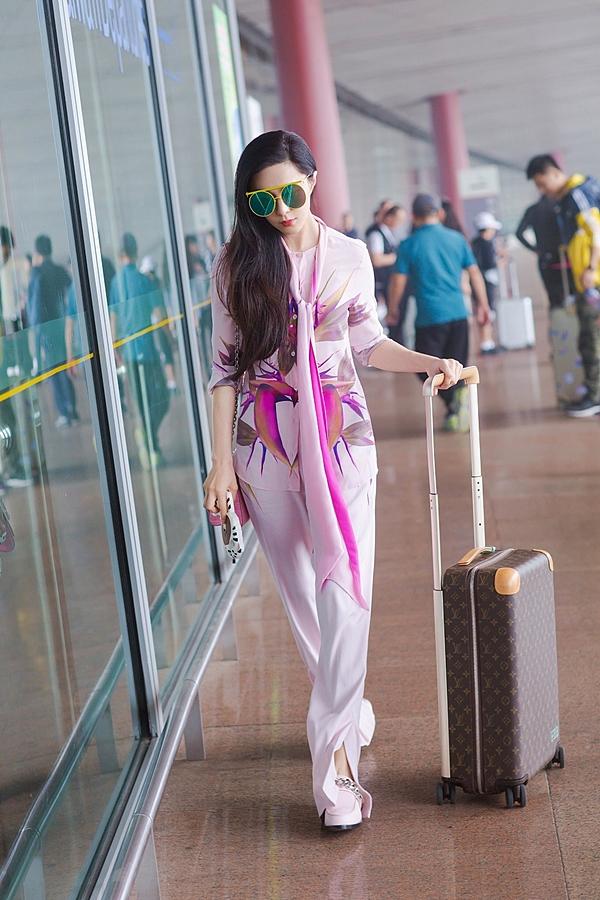 Ngời ngời khí chất như Phạm Băng Băng cũng không ít lần chọn lầm trang phục đồng bóng, kém sang-9