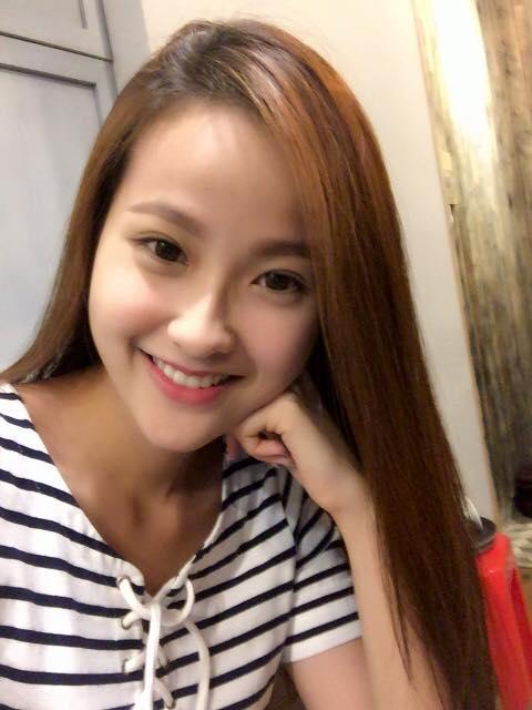 Ngắm nhan sắc và gu thời trang đời thường của Khánh Ngân - tân Hoa hậu Hoàn cầu 2017-11