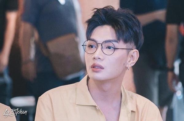 Lên màu son quá đẹp, Đào Bá Lộc trở thành người sở hữu đôi môi khiến chị em ghen tỵ-10