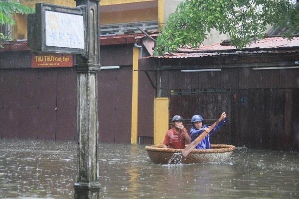 Dự báo thời tiết 6/11: Lũ miền Trung tái lập lịch sử-1