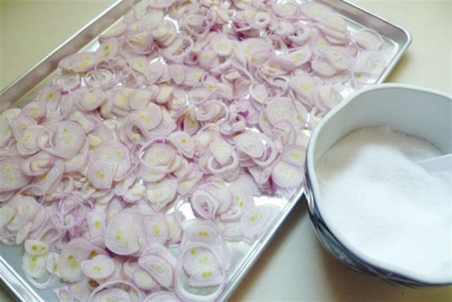 Để hành phi giòn rụm, cắn vào rôm rốp thì bắt buộc phải có nguyên liệu này-3