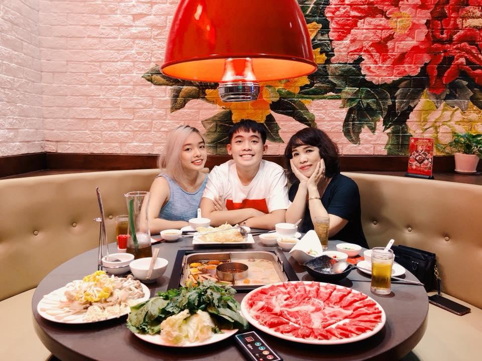 Hot girl - hot boy Việt 6/11: Phương Ly khiến fan bật cười với màn ăn mừng MV triệu view không giống ai-1