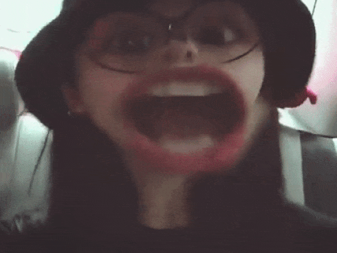 Hot girl - hot boy Việt 6/11: Phương Ly khiến fan bật cười với màn ăn mừng MV triệu view không giống ai