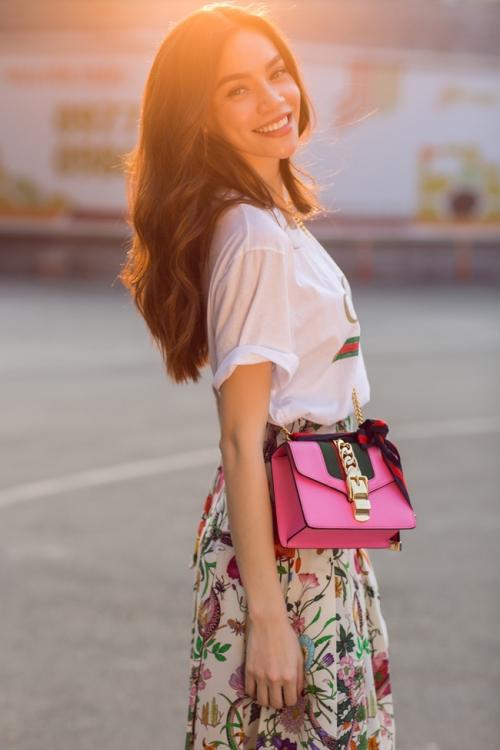 Đụng hàng áo thun Gucci 12 triệu đồng, Tâm Tít khí chất không kém Hà Hồ, Kỳ Duyên-4