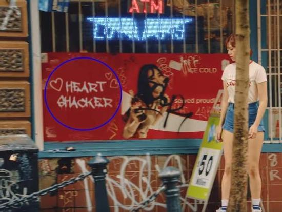 Fan phát hiện 'trứng phục sinh' trong MV mới của TWICE