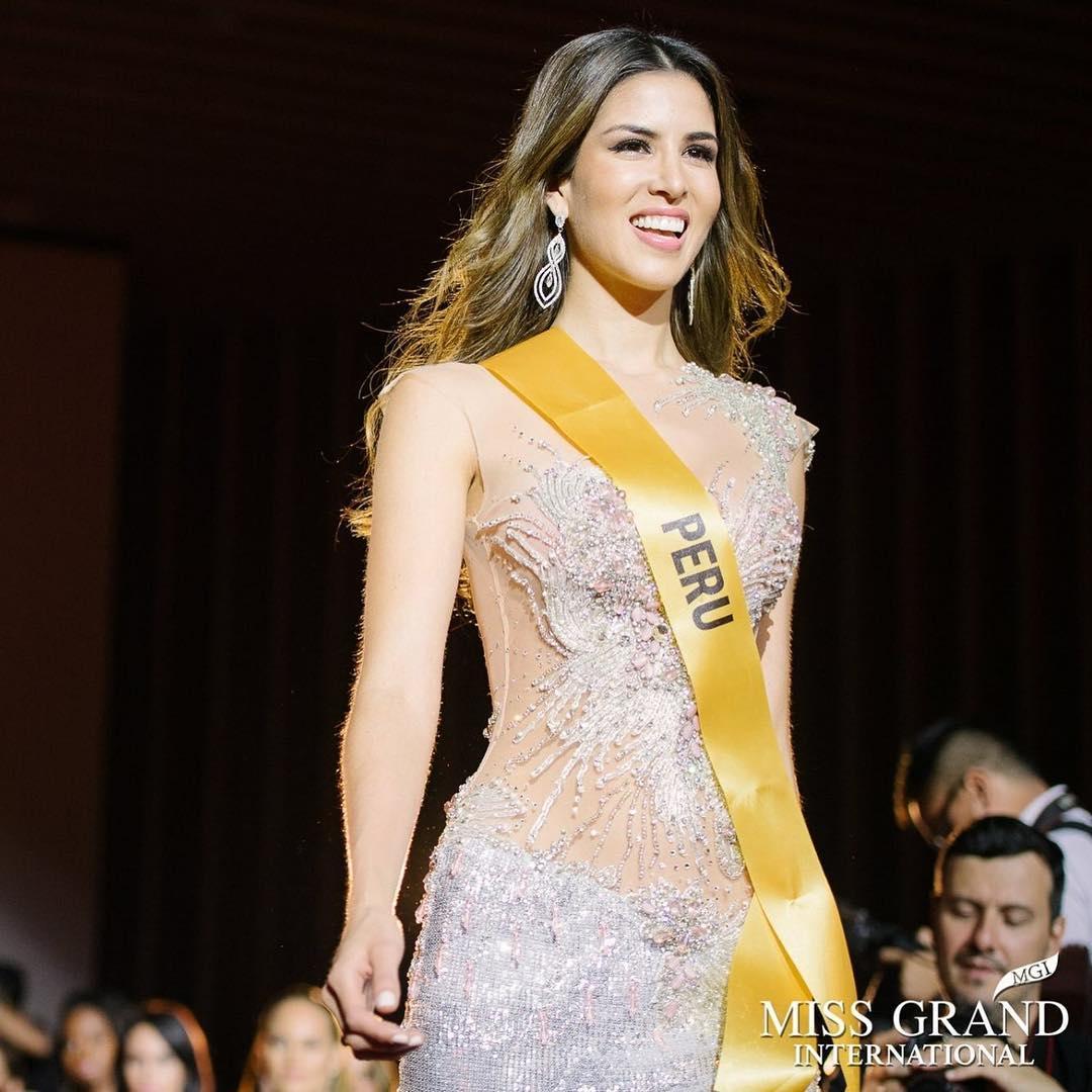 Cán cân lệch của 2 nữ hoàng sắc đẹp thế giới: Người tuyệt tác, kẻ thảm họa-7