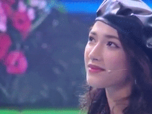 Chân dung cô hoa khôi sinh viên được ngồi cạnh và phỏng vấn trực tiếp Jack Ma ngày hôm nay-6