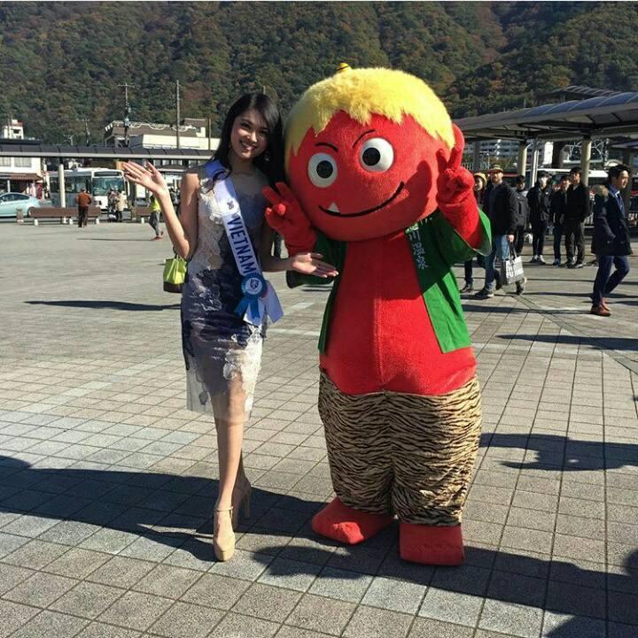 Lộ diện trang phục dân tộc của Á hậu Thùy Dung tại Hoa hậu Quốc tế 2017-5