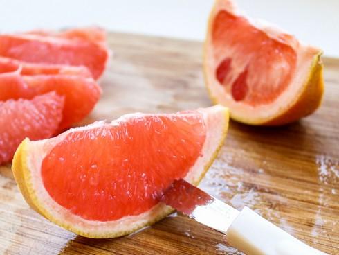 Muốn làm đẹp da thì ăn trái cây đừng nên bỏ vỏ đi