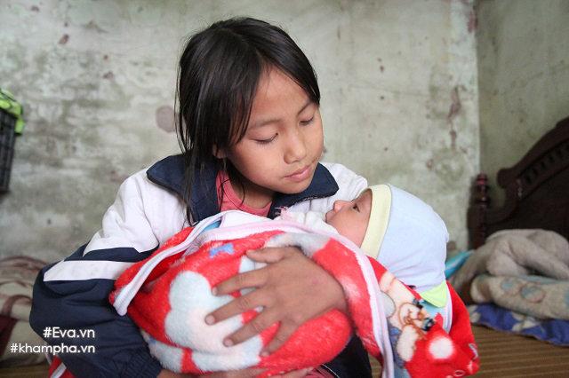 Cảm động cảnh chị 10 tuổi chăm sóc đàn em trong gia đình mẹ 29 tuổi sinh 8 con-6