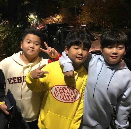 Sao Hàn 7/11: Kim Hee Sun khoe ảnh tuổi 40 mà ngỡ như trẻ thơ tại đám cưới Song - Song-4