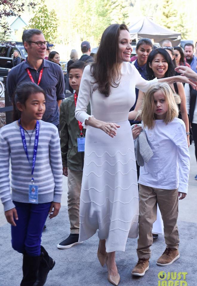 Tăng cân trở lại, Angelina Jolie thường xuyên nhận lời khen vì mặc đẹp-9