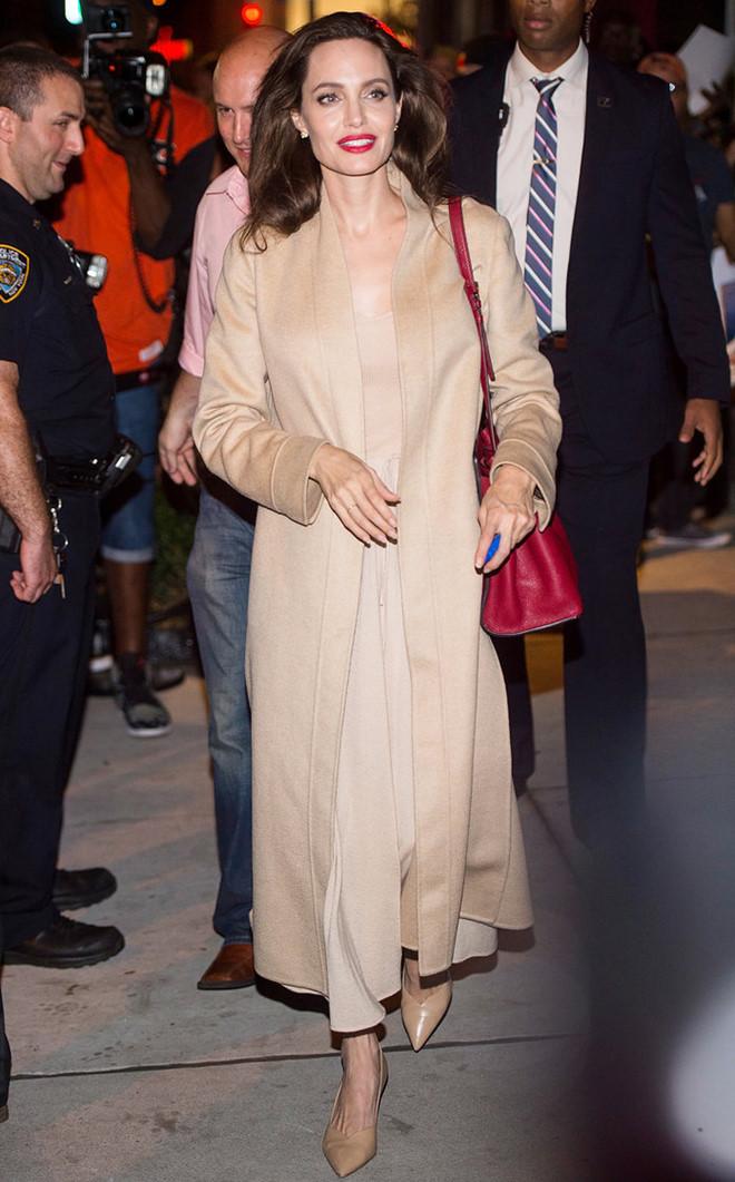 Tăng cân trở lại, Angelina Jolie thường xuyên nhận lời khen vì mặc đẹp-12