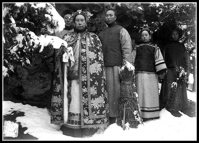 Chuyện ăn của Từ Hy Thái hậu: Mỗi ngày 300 sơn hào hải vị cầu kỳ, dùng bữa một mình, hơn trăm người phục vụ-4