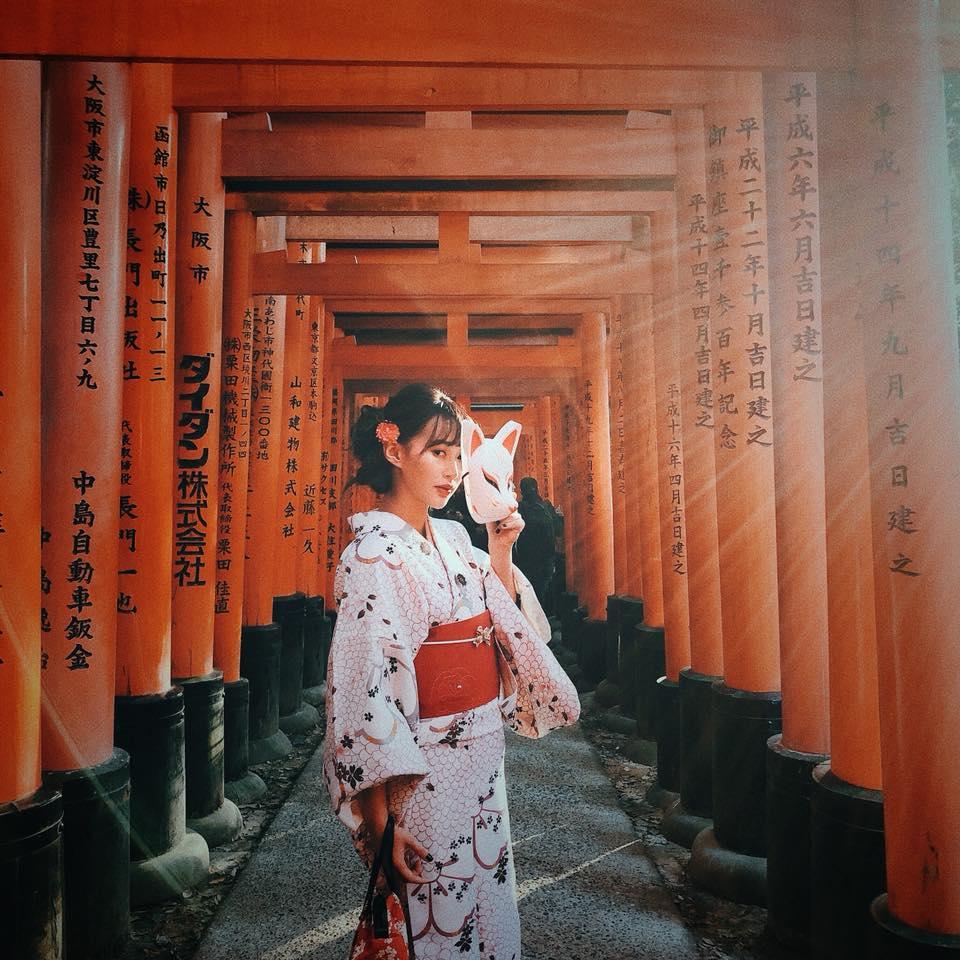 Hot girl - hot boy Việt 8/11: Ba gia đình hot nhất mạng xã hội khoe núi hàng hiệu vừa sắm-1