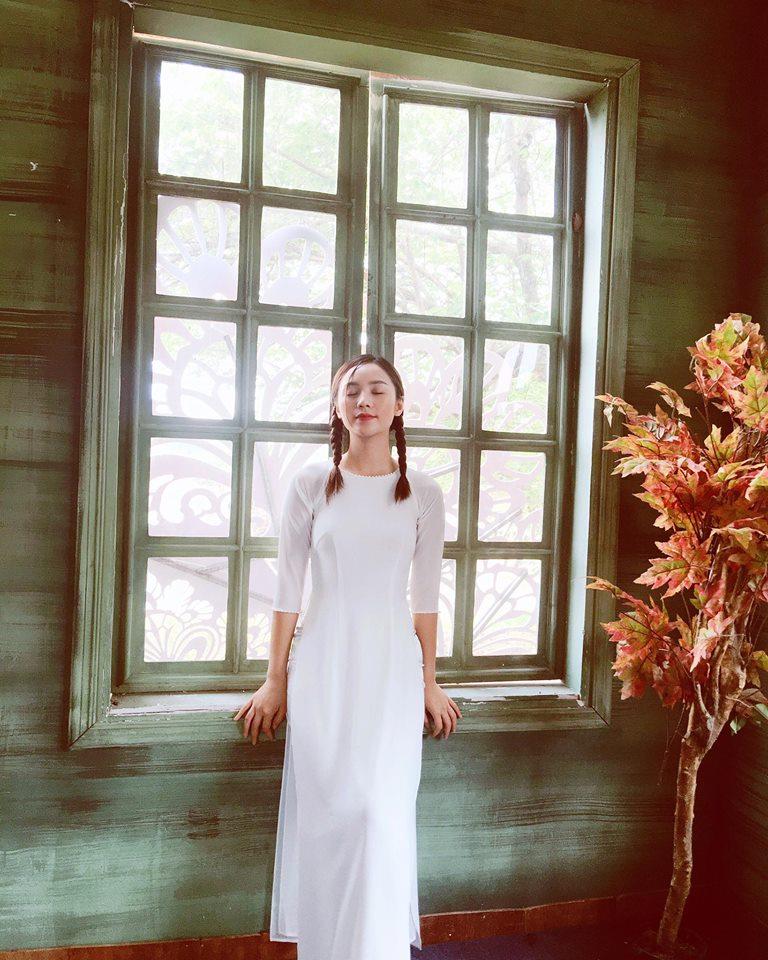 Hot girl - hot boy Việt 8/11: Ba gia đình hot nhất mạng xã hội khoe núi hàng hiệu vừa sắm-3