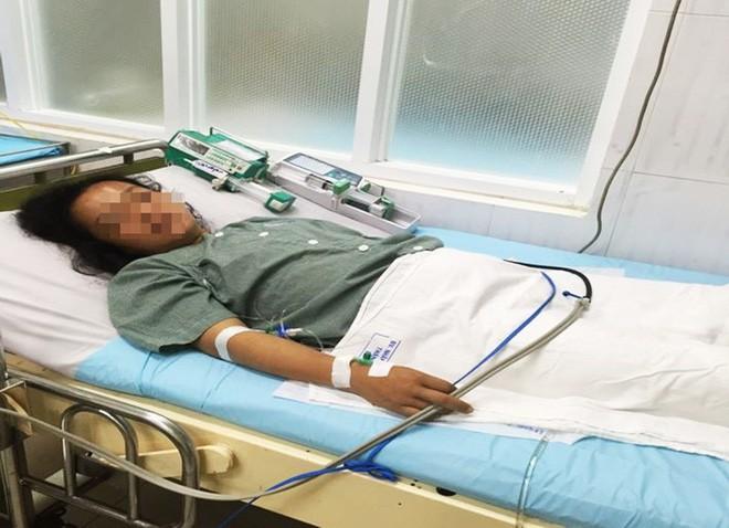 Dẫn hai con đi khám bệnh, sản phụ bất ngờ đau bụng, đẻ luôn con trai thứ ba để ở bệnh viện rồi... mất tích-3