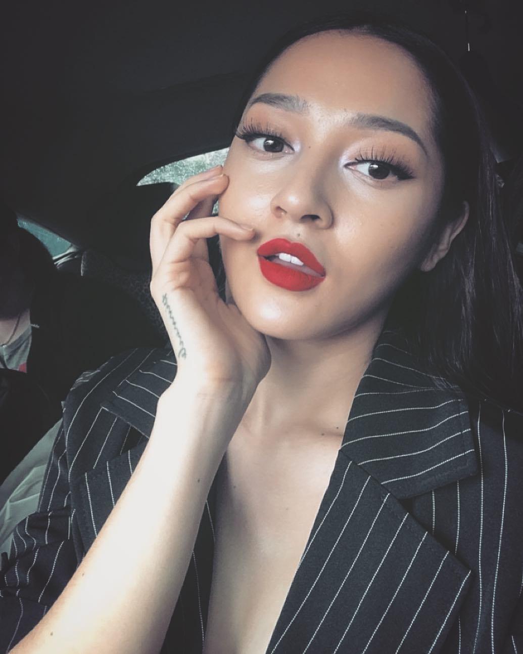 Tin sao Việt 8/11: Bất ngờ với bức ảnh chụp lén nhan sắc Á hậu Huyền My-7