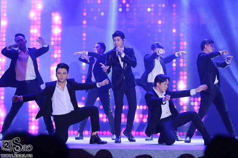 Fan gào thét điên cuồng vì chỉ được gặp Song Ji Hyo, iKON trong chớp nhoáng-13