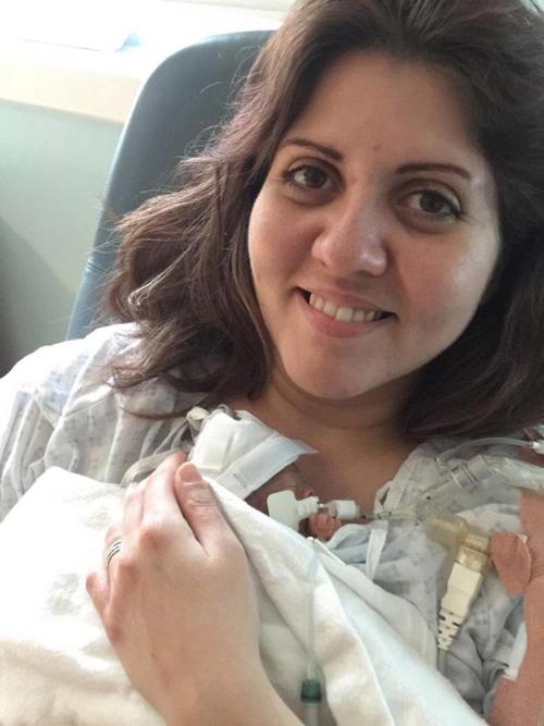 Cuộc chiến giành sự sống của em bé sinh non nặng hơn 4 lạng-1