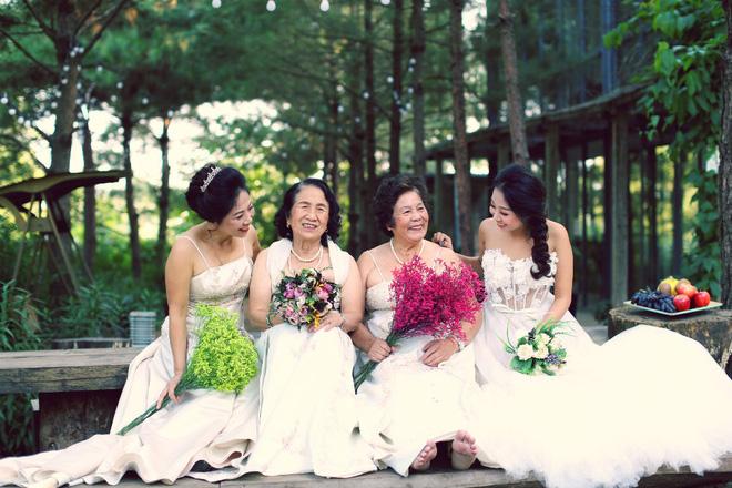 Cả Hà Nội mới có một gia đình yêu tận tim: Ông bà, thông gia cưới cùng cô dâu, chú rể vui như thế này!-3