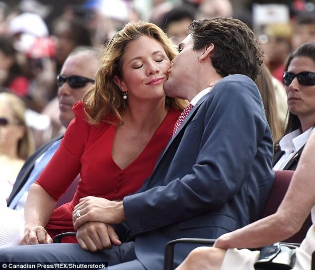 Lời tỏ tình lịm tim và 12 năm hôn nhân trên cả mật ngọt của Thủ tướng Canada đẹp trai như tài tử-6