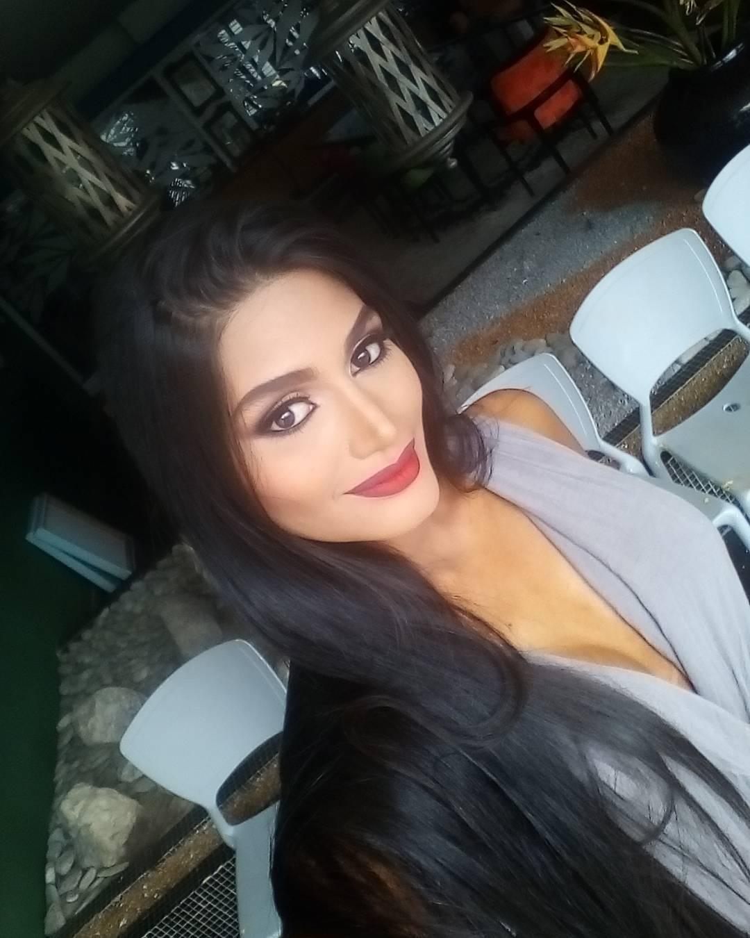 Mỹ nhân sở hữu số đo vàng 90 - 60 - 90 lên ngôi Hoa hậu Venezuela 2017-8