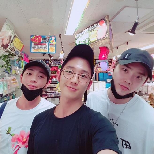 Khi nàng say giấc: Quên Suzy đi, Lee Jong Suk và Jung Hae In mới là cặp đôi được yêu mến nhất-12