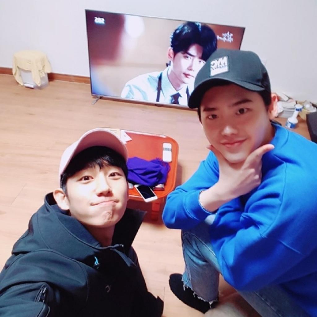 Khi nàng say giấc: Quên Suzy đi, Lee Jong Suk và Jung Hae In mới là cặp đôi được yêu mến nhất-6