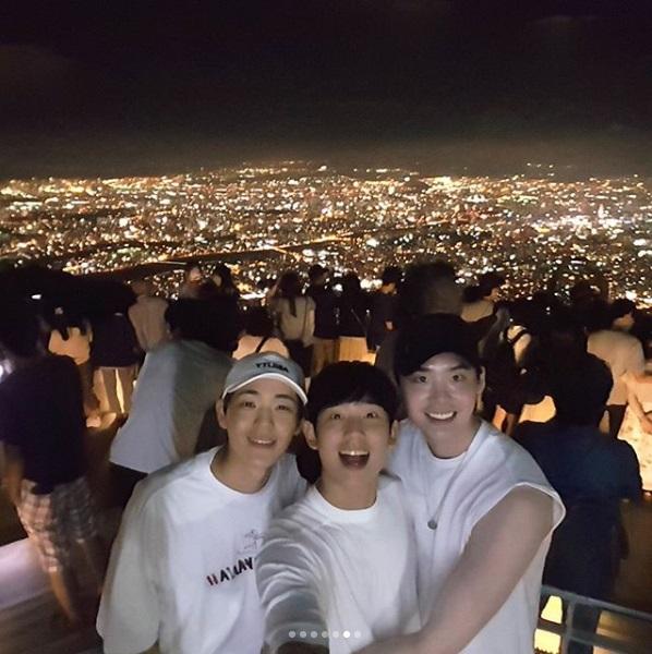 Khi nàng say giấc: Quên Suzy đi, Lee Jong Suk và Jung Hae In mới là cặp đôi được yêu mến nhất-8