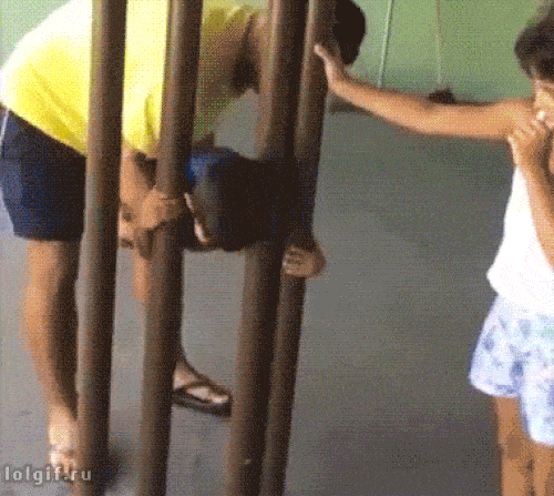 Dở khóc dở cười với những pha mắc kẹt khó đỡ-1