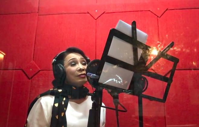 Hương Tràm xúc động khi Em gái mưa được chuyển thể thành cải lương-1