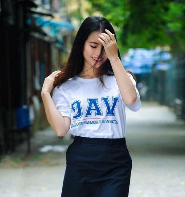 Muốn gặp con gái vừa xinh vừa giỏi hết phần thiên hạ, cứ đến Học viện Ngoại giao mà tìm!-7