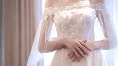 Clip: Mix&match 9 kiểu váy cưới siêu độc đáo chỉ từ một chiếc váy-4