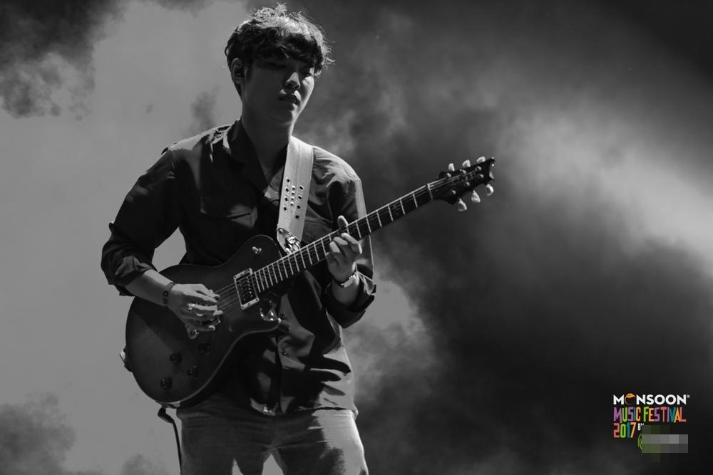 Monsoon 2017: Gần 7000 khán giả hòa giọng cùng Ngọt band trong ca khúc Cho tôi đi theo-5