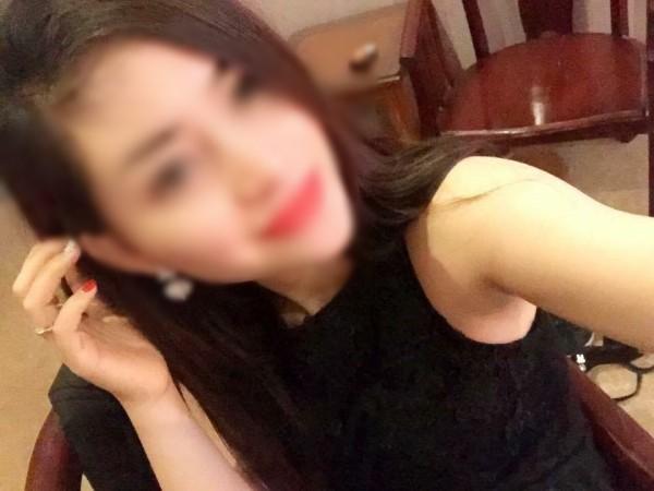 Hà Nội: Phát hiện gái lạ trốn trong tủ, chồng cố thủ, vợ livestream yêu cầu ly hôn-3