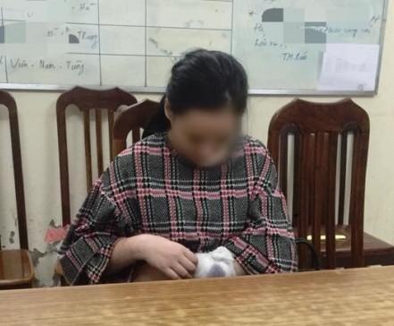 Hà Nội: Phát hiện gái lạ trốn trong tủ, chồng cố thủ, vợ livestream yêu cầu ly hôn-4
