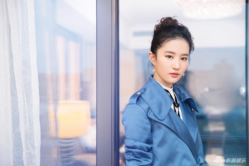 Sau nhiều lần nhan sắc lên xuống thất thường, Lưu Diệc Phi đã lại xinh đẹp như xưa-9