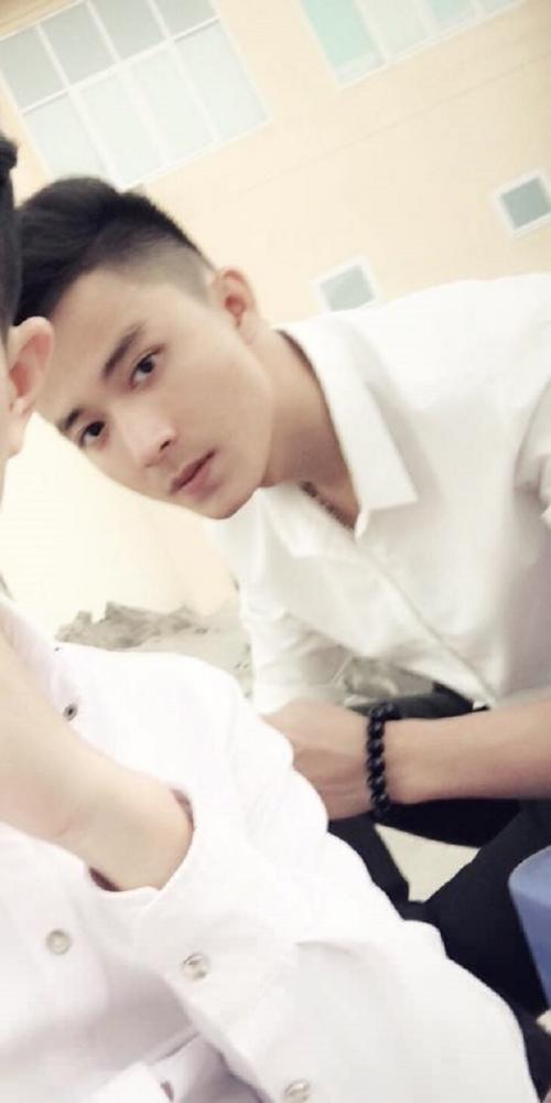 Tan chảy trước chàng công an điển trai có vẻ ngoài cực lạnh lùng-4