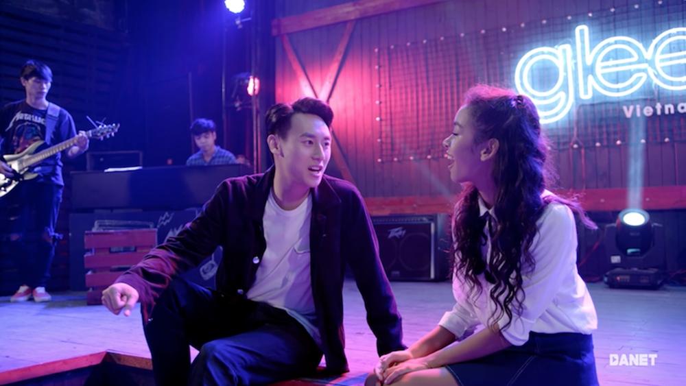 CLB Glee nhí nhảnh khoe giọng trong MV triệu lượt xem Say you do-8