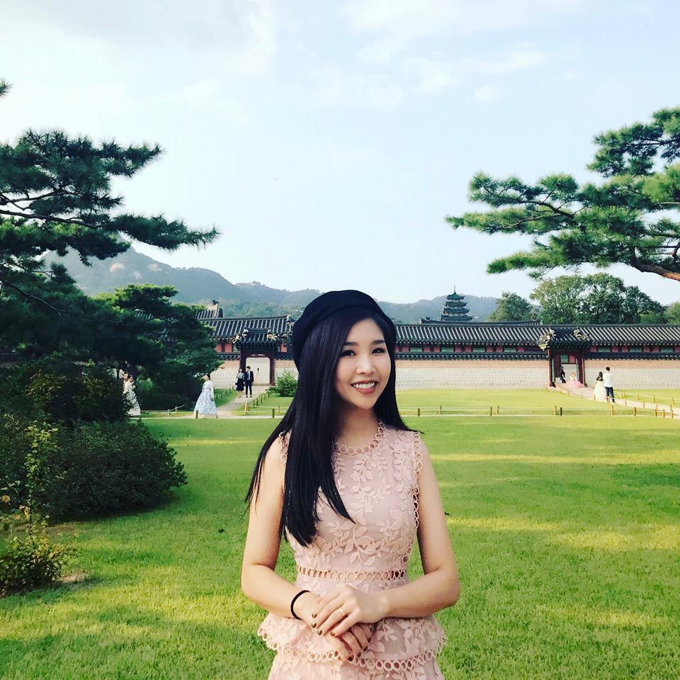 Cô gái Việt được chàng giám đốc Singapore cầu hôn bằng... nhẫn nhựa, cưới về chiều như công chúa-3