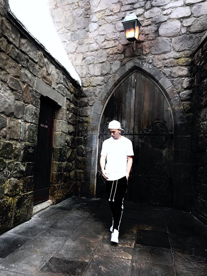 Hot girl - hot boy Việt 12/11: Minh Châu đốn tim fan khi đệm piano hát Đừng ai nhắc về anh ấy-6