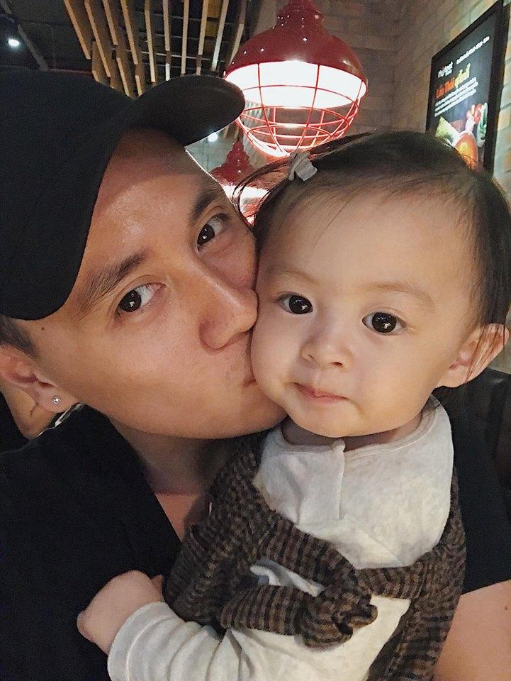 Hot girl - hot boy Việt 12/11: Minh Châu đốn tim fan khi đệm piano hát Đừng ai nhắc về anh ấy-1