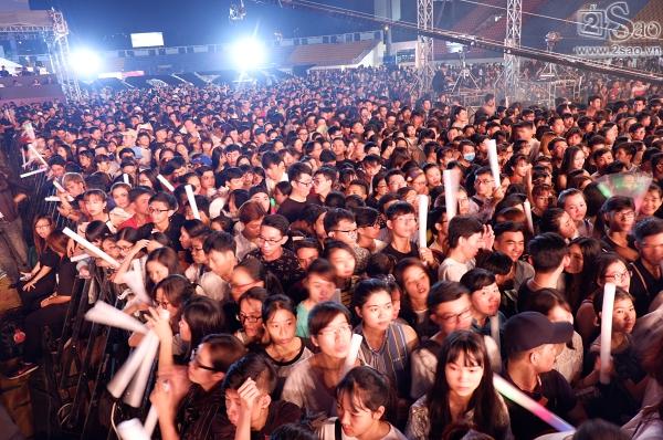 Đông Nhi gặp sự cố trang phục, Mỹ Tâm xào rau với phiên bản mới-1