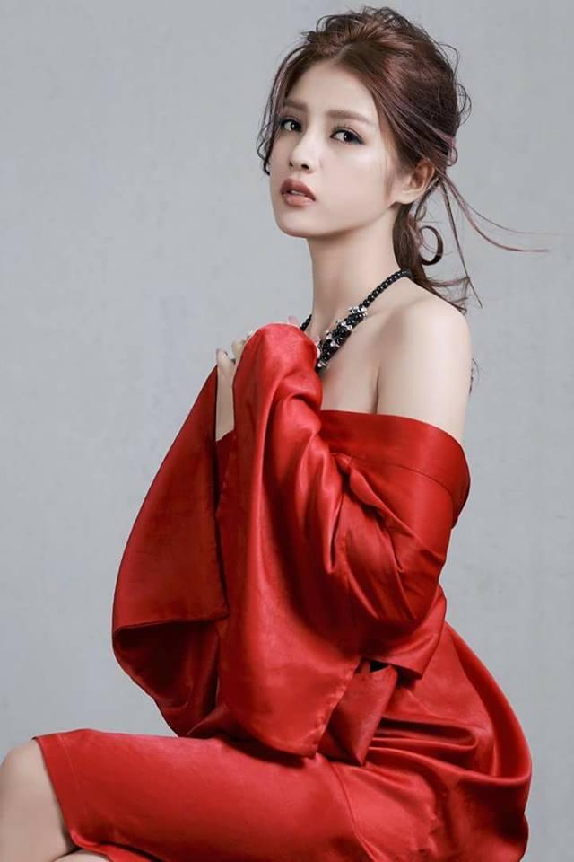 Thời trang sành điệu của Mỹ Duyên - đối thủ xứng tầm Hoàng Thùy ở Miss Universe 2017-9