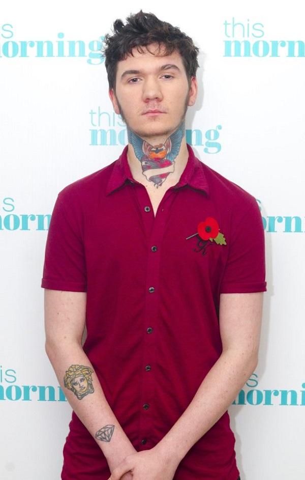 Làm điều tưởng nhớ người thân quá cố, anh chàng bị liệt vào danh sách cấm tuyển dụng-3