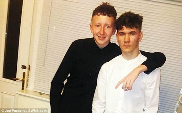 Làm điều tưởng nhớ người thân quá cố, anh chàng bị liệt vào danh sách cấm tuyển dụng-4