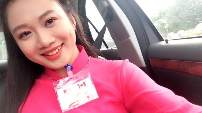 Cô gái tặng hoa cho ông Tập Cận Bình là ai?-7