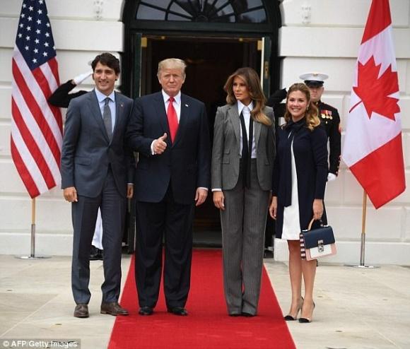 Không chỉ đẹp trai xinh gái, vợ chồng thủ tướng Canada còn đồng điệu về thời trang khi xuất hiện trước công chúng-6